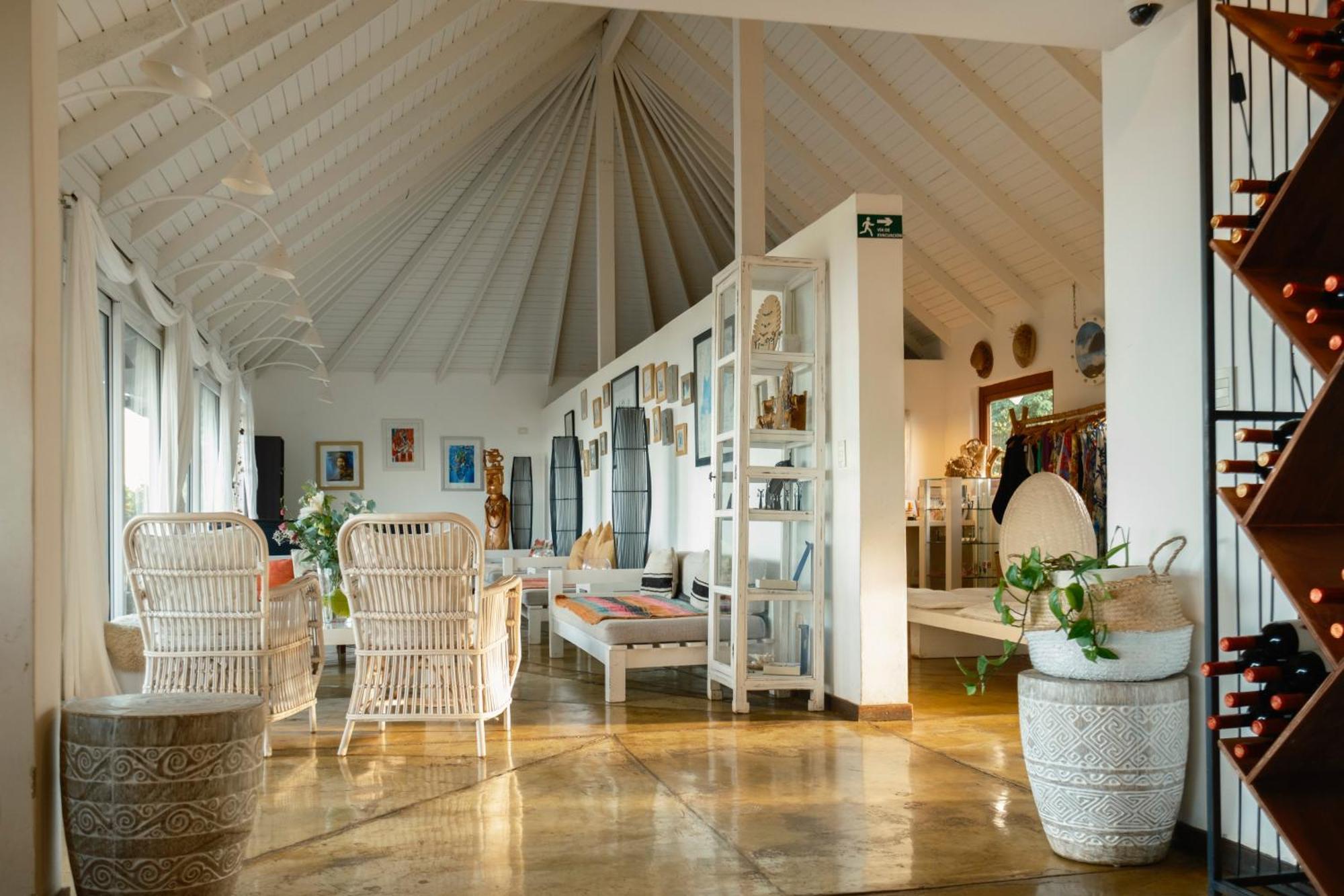 Altiplanico Rapa Nui Hotel อังกาโรอา ภายนอก รูปภาพ