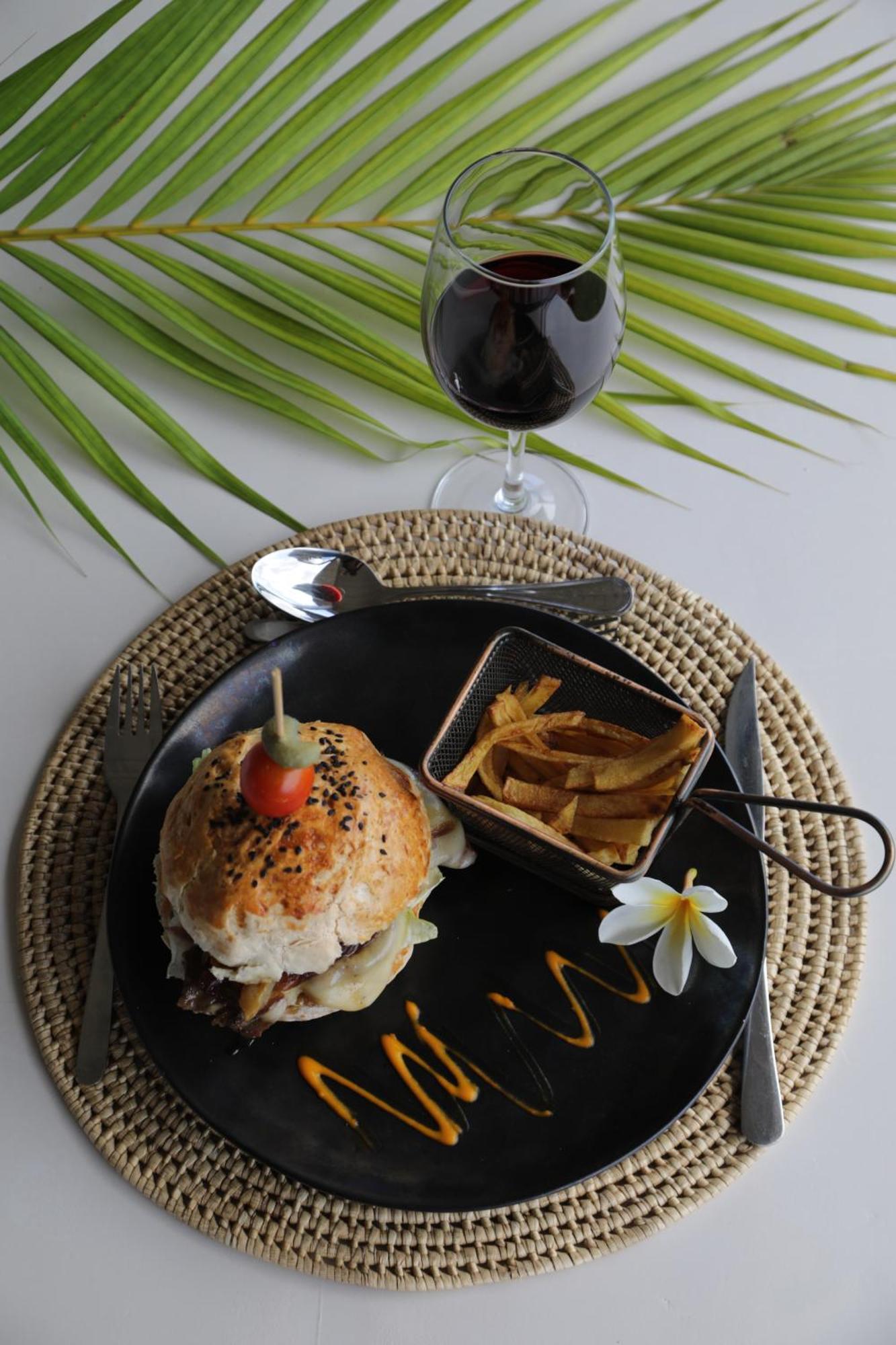 Altiplanico Rapa Nui Hotel อังกาโรอา ภายนอก รูปภาพ